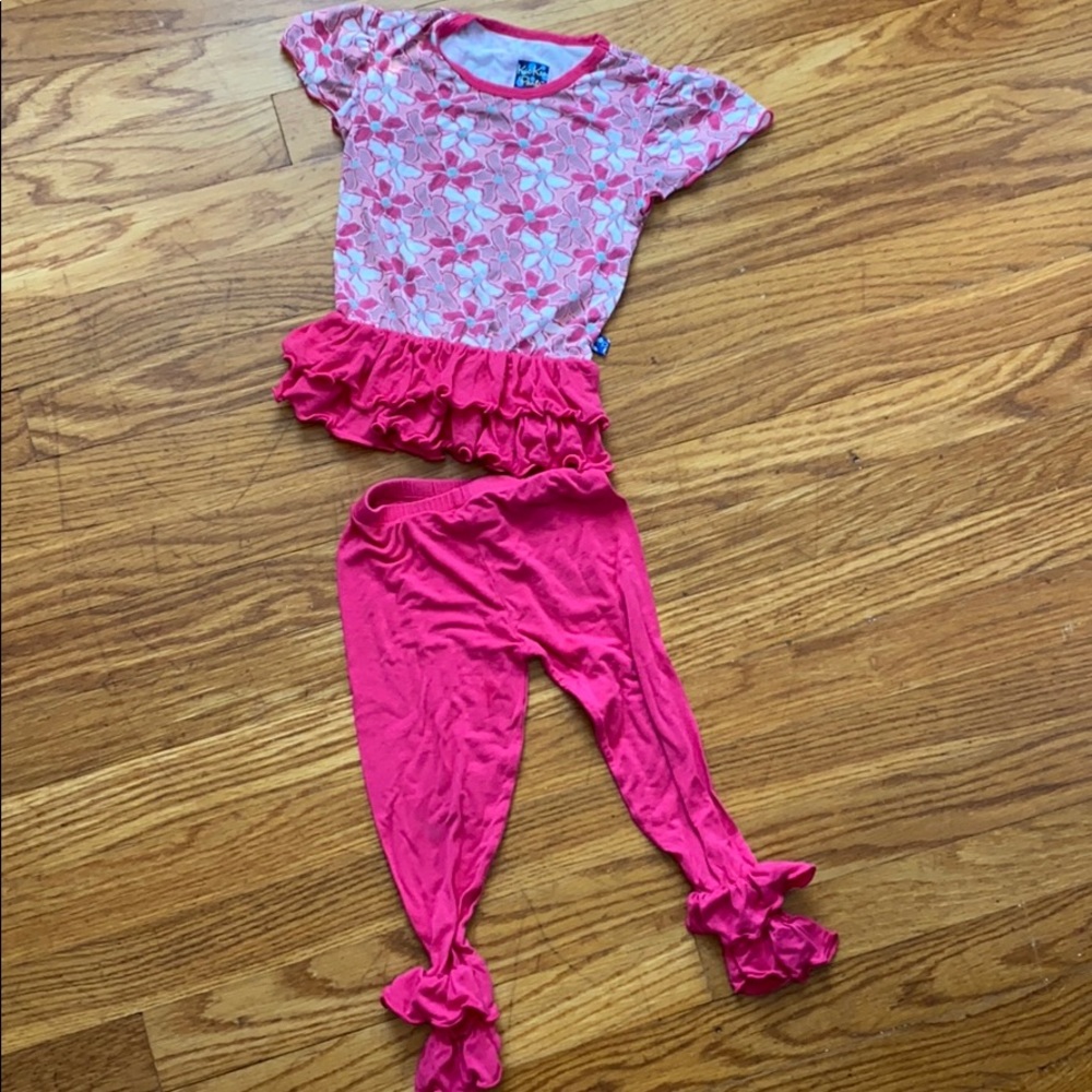Kickee pants outfit